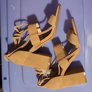 Jessica Simpson nude strappy block heels size 8.5